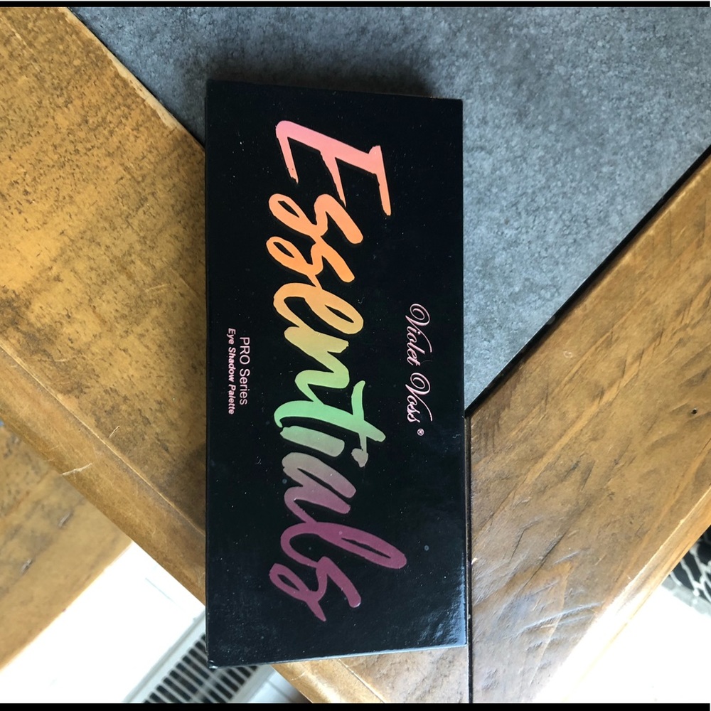 Violet Voss eye shadow palette